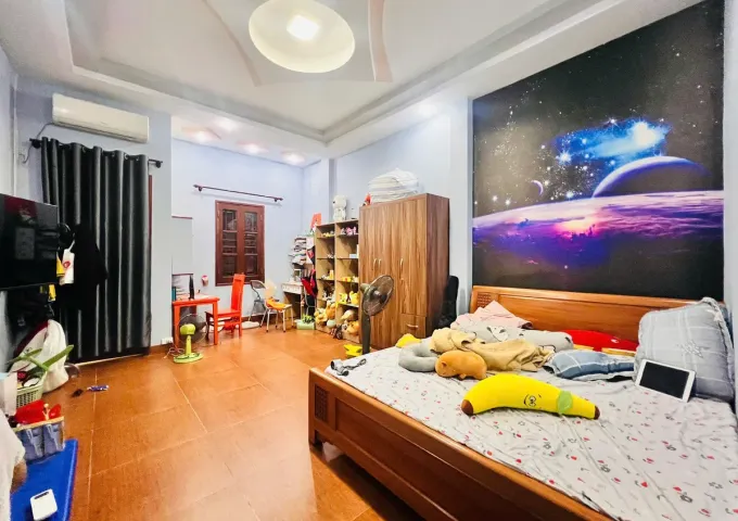 Bán Nhà Nghĩa Đô. Cầu Giấy. Ô Tô. Vỉa Hè. DT 38m2. MT 4,3m. 5 Tầng. Giá 15,9 Tỷ.