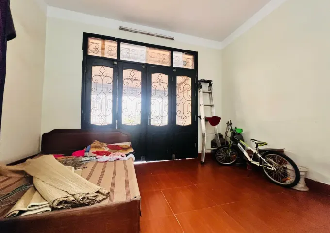 Bán Nhà Nghĩa Đô. Cầu Giấy. Ô Tô. Vỉa Hè. DT 38m2. MT 4,3m. 5 Tầng. Giá 15,9 Tỷ.