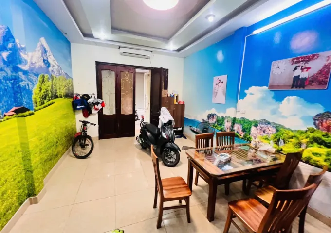 Bán Nhà Nghĩa Đô. Cầu Giấy. Ô Tô. Vỉa Hè. DT 38m2. MT 4,3m. 5 Tầng. Giá 15,9 Tỷ.