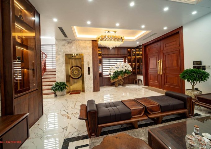 Chính chủ bán gấp nhà Mặt ngõ Trần Nhật Duật giá 33.5 tỷ, 120mx5T, MT 8m