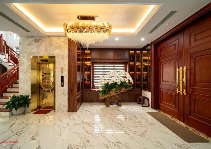 Chính chủ bán gấp nhà Mặt ngõ Trần Nhật Duật giá 33.5 tỷ, 120mx5T, MT 8m