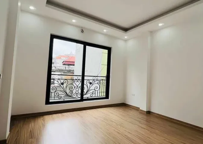 Bán Nhà Định Công Thượng. Hoàng Mai. Ô Tô. DT 42m2. MT 3,8m. 5 Tầng. Giá 10.95 Tỷ. 