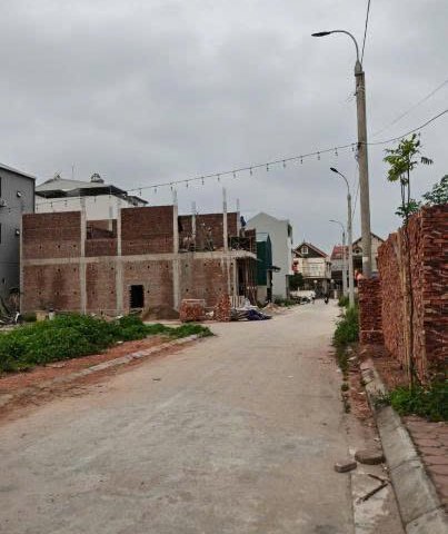 CHÍNH CHỦ CẦN BÁN GẤP LÔ ĐẤT KHU ĐẤU GIÁ VÂN TẢO – ĐƯỜNG RỘNG 9M – VỈA HÈ 2M – SỔ ĐỎ RIÊNG