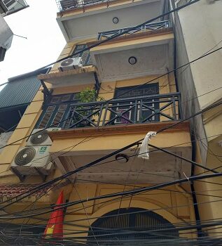 CHÍNH CHỦ bán nhà số 8 ngõ 91, Nguyễn Phúc Lai, phường Ô Chợ Dừa, Đống Đa, HN. 41.2m2, bê-tông 4 tầng, cách hồ Hoàng Cầu 30m. Chính chủ Hiền 0941421976.