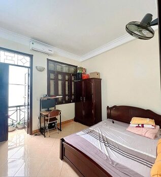 CHÍNH CHỦ bán nhà số 8 ngõ 91, Nguyễn Phúc Lai, phường Ô Chợ Dừa, Đống Đa, HN. 41.2m2, bê-tông 4 tầng, cách hồ Hoàng Cầu 30m. Chính chủ Hiền 0941421976.