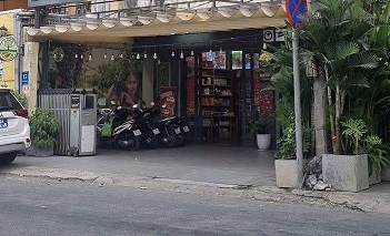 Cho thuê biệt thự, mặt bằng kinh doanh, 2 mặt tiền, gần sân bay Tân Sơn Nhất, giữa khu dân cư, khách sạn, văn phòng,...