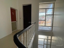 BÁN NHÀ 2 TẦNG 2 MẶT TIỀN TRUNG TÂM TP. LÀO CAI MỚI