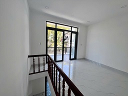 Đường oto né nhau Gần biển..gần tháp bà ponaga -Tp biển Nha Trang..hẻm oto Ngô Đến-Vĩnh Phước