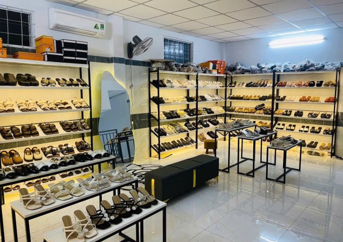 CẦN SANG LẠI SHOP GIẦY DÉP NỮ. Vị trí : Đường Phạm Thị Giây , Ấp Tam Đông ( cũ) , Thới Tam Thôn , Hóc Môn
