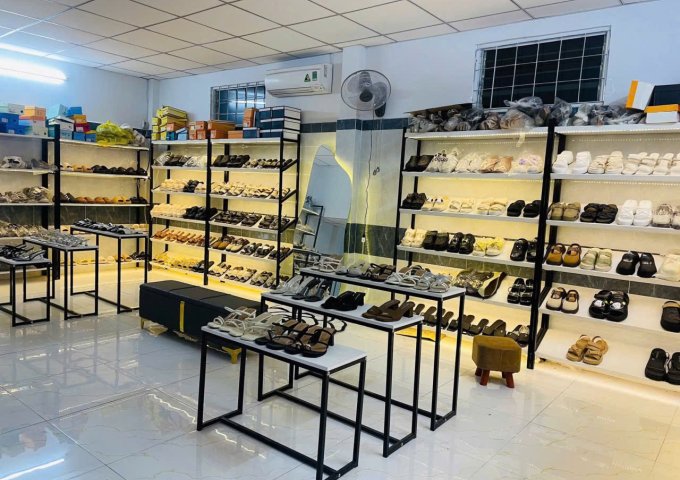 CẦN SANG LẠI SHOP GIẦY DÉP NỮ. Vị trí : Đường Phạm Thị Giây , Ấp Tam Đông ( cũ) , Thới Tam Thôn , Hóc Môn