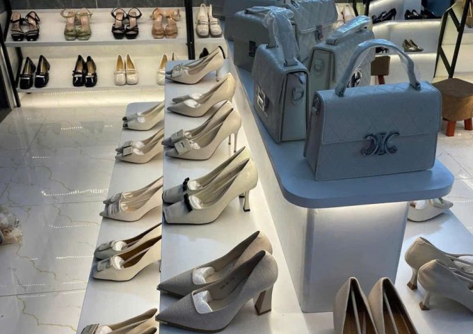 CẦN SANG LẠI SHOP GIẦY DÉP NỮ. Vị trí : Đường Phạm Thị Giây , Ấp Tam Đông ( cũ) , Thới Tam Thôn , Hóc Môn