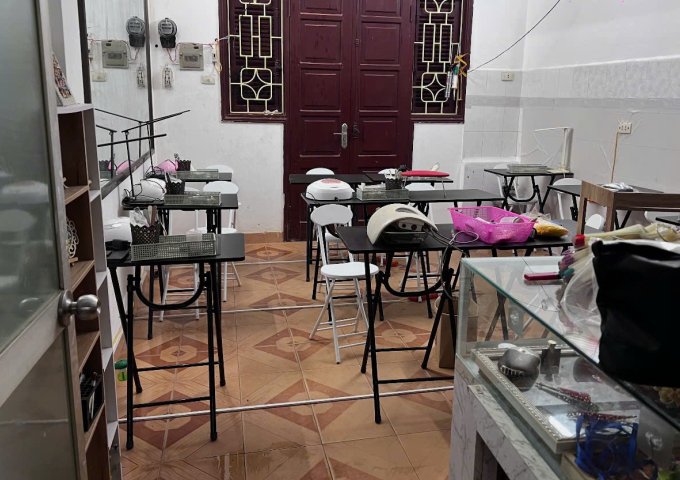 CHÍNH CHỦ Sang nhượng mặt bằng kinh doanh tại Cầu Giấy, 120m² - Ô tô đỗ cửa