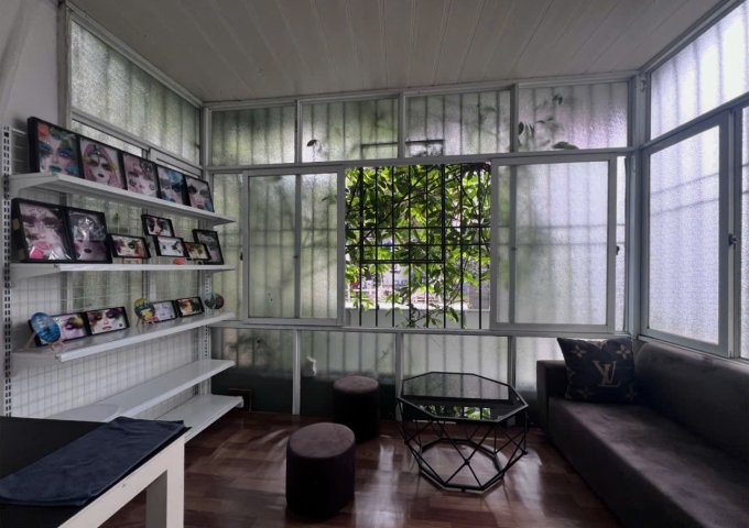 CHÍNH CHỦ Sang nhượng mặt bằng kinh doanh tại Cầu Giấy, 120m² - Ô tô đỗ cửa