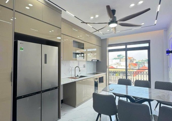 Bán nhà Ngọc Thụy 38m 6 tầng thang máy 2 thoáng ô tô đỗ hơn 9 tỷ