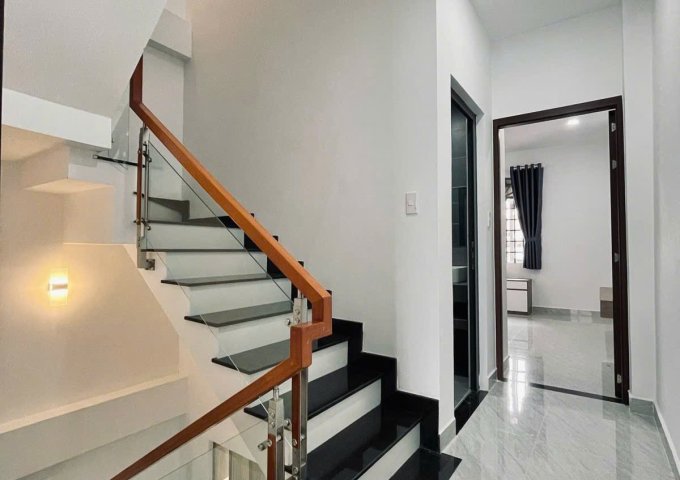 BÁN NHÀ, SIÊU PHẨM QUẬN 8, DT 75m² (HXH) Ô TÔ ĐỖ CỬA, NHỈNH 8 TỶ, CÒN TL, CHỦ BÁN GẤP, ĐI ĐỊNH CƯ.