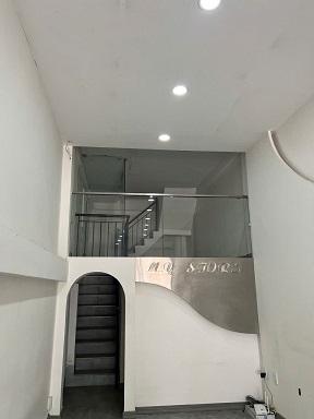 CHÍNH CHỦ CHO THUÊ NHÀ MẶT TIỀN NGUYÊN CĂN NGAY ĐƯỜNG NGUYỄN THIỆN THUẬT, QUẬN 3