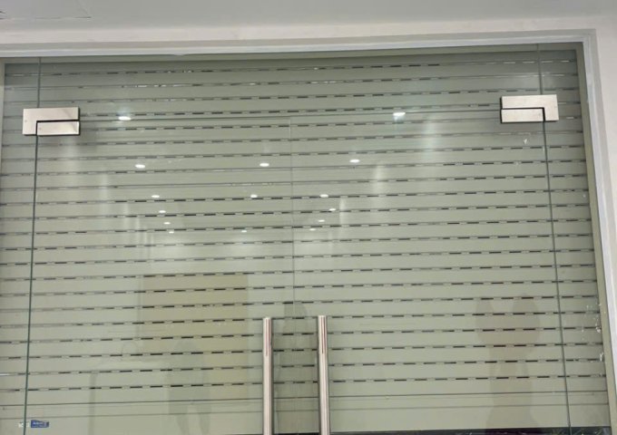 Cho thuê căn hộ khép kín tầng 1, ngõ 406/68 Âu Cơ, cạnh chợ Nhật Tân.