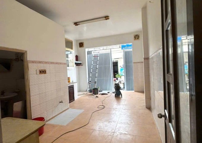 Chính chủ cần Cho thuê nhà nguyên căn 2 mặt tiền hẻm, mỗi hẻm 8m tại Hẻm 1/Hương Lộ 2 (Bình Tân cũ)