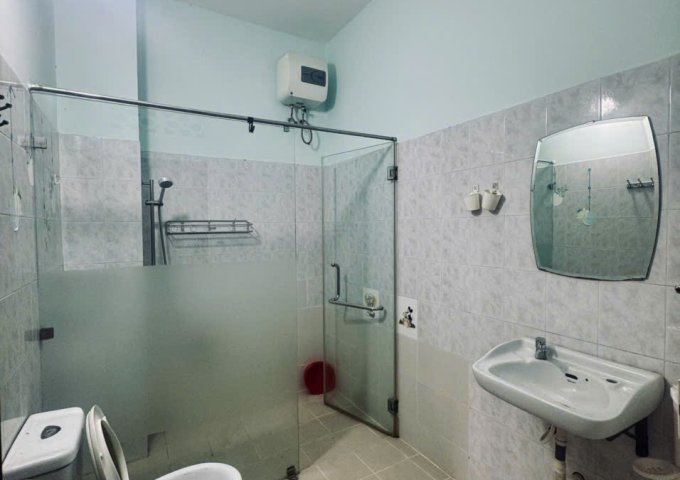 Chính chủ cần cho thuê 4 Phòng trọ trong nhà nguyên căn tại hẻm xe hơi đường Nguyễn Cửu Vân, Q. Bình Thạnh