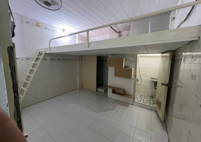 Cần sang nhượng hợp đồng thuê phòng duplex – Quận 8