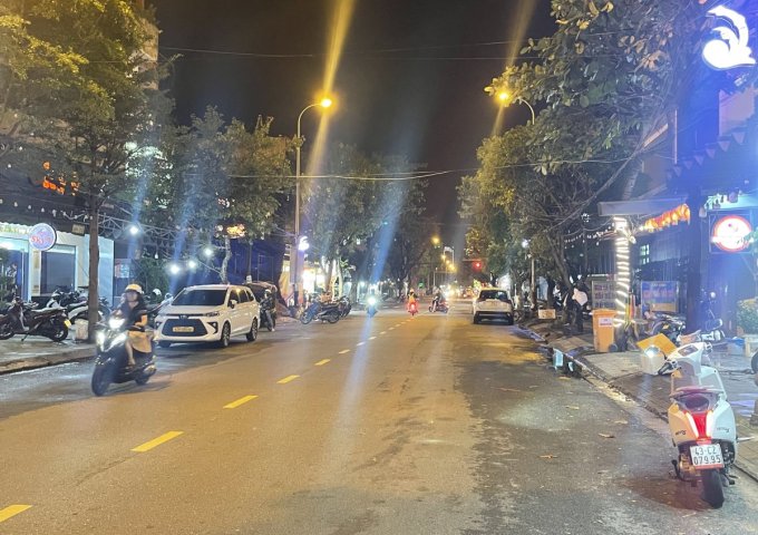 Bán nhà mặt tiền Khúc Hạo Sơn Trà 100m2, giá 10.7 tỷ, kinh doanh đỉnh, sổ hồng sẵn