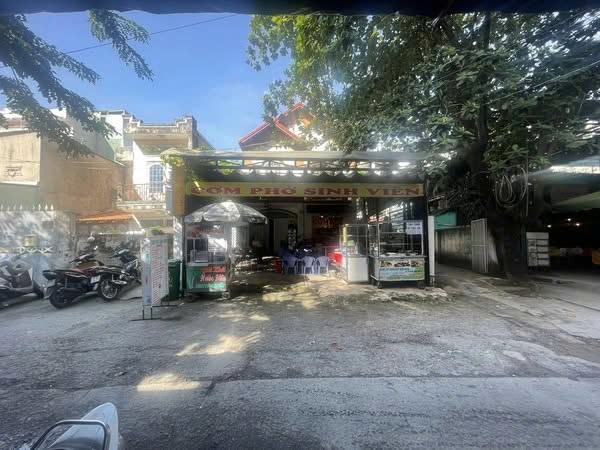 Mình cần sang lại mặt bằng& nhà nguyên căn quán ăn Cơm & Phở Sinh Viên