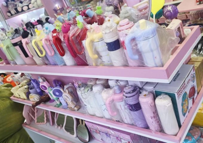 SANG SHOP PHỤ KIỆN KHU VỰC CỦ CHI - TP.HCM Giá sang nhượng toàn bộ: 95 triệu