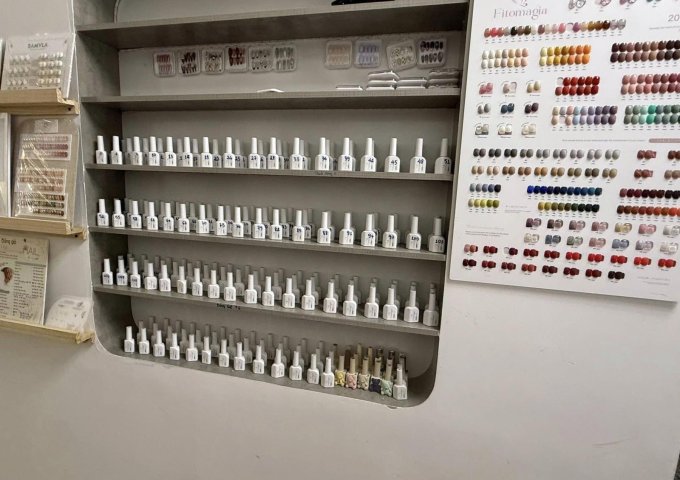 Cần sang tiệm nail quận phú nhuận. Giá sang 80tr