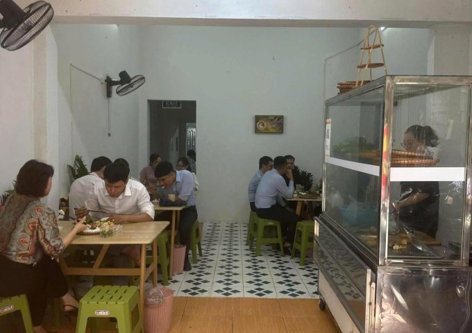 Sang nhượng quán ăn tại phố Nguyễn Chánh -Cầu Giấy - Hà Nội
