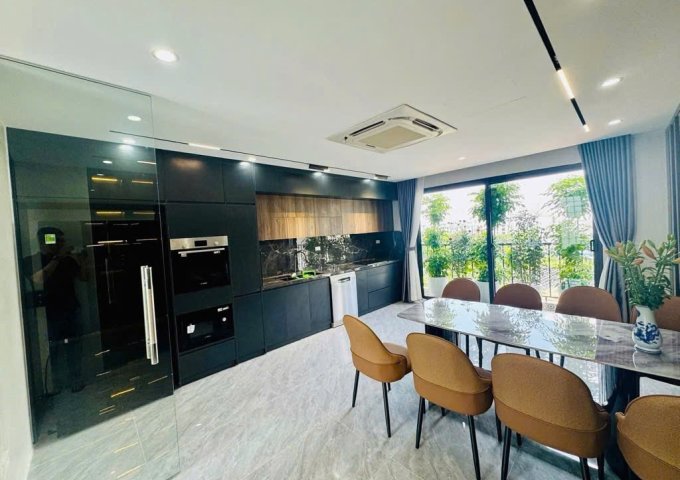 Nhà 5 tầng Ngọc Lâm Long Biên, full nội thất, ô tô đỗ cửa, gần Mipec, công viên, giá chỉ 10.4 tỷ