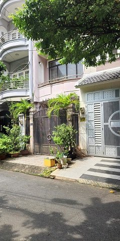 BÁN GẤP NHÀ KHU COMPOUND CAO CẤP – ĐƯỜNG CỘNG HÒA, GẦN SÂN BAY TÂN SƠN NHẤT