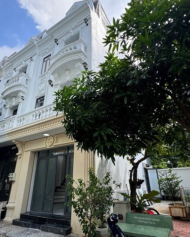 BÁN NHÀ GÓC VIEW CÔNG VIÊN – ĐƯỜNG NGUYỄN VĂN YẾN, QUẬN TÂN PHÚ – NHÀ MỚI