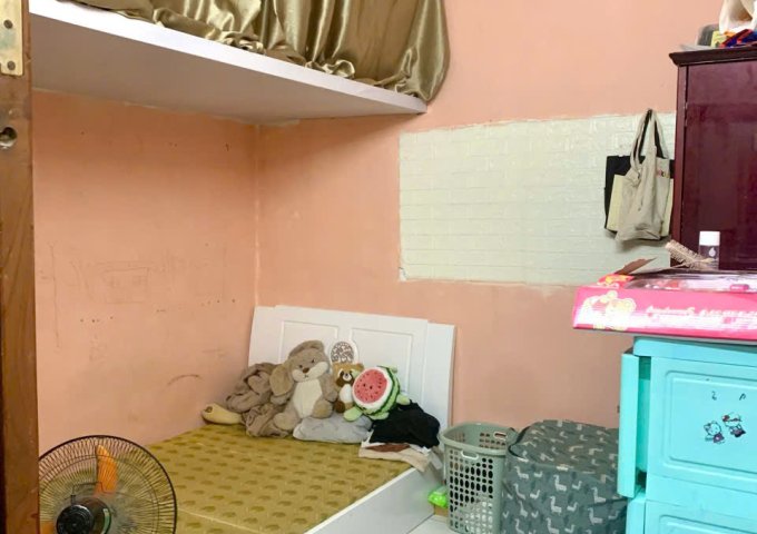 Cho thuê nhà chính chủ tại khu tập thể bưu điện Hoàng Cầu, ngõ 5 Láng Hạ. Nhà A _ phòng 402