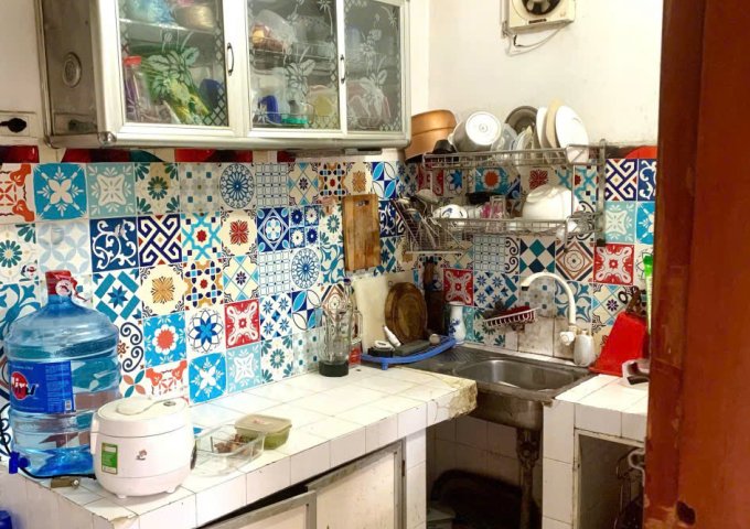 Cho thuê nhà chính chủ tại khu tập thể bưu điện Hoàng Cầu, ngõ 5 Láng Hạ. Nhà A _ phòng 402