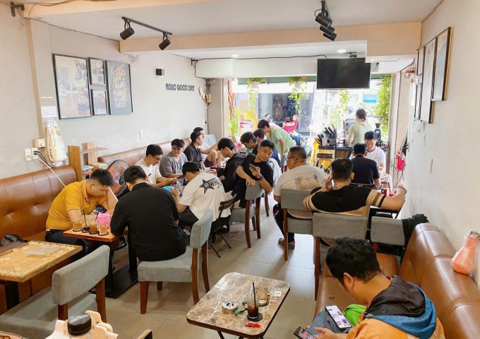 SANG NHƯỢNG QUÁN CAFE CĂN GÓC Q4