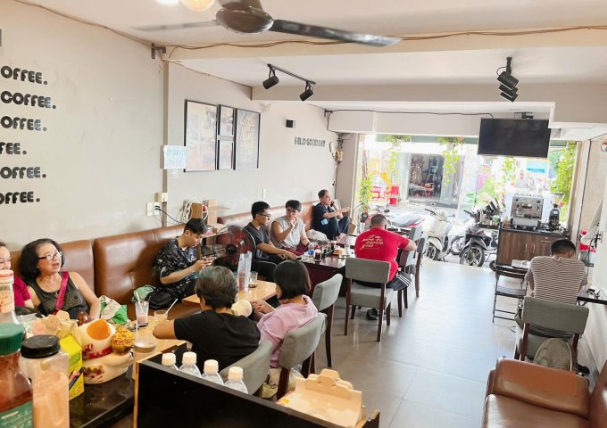 SANG NHƯỢNG QUÁN CAFE CĂN GÓC Q4