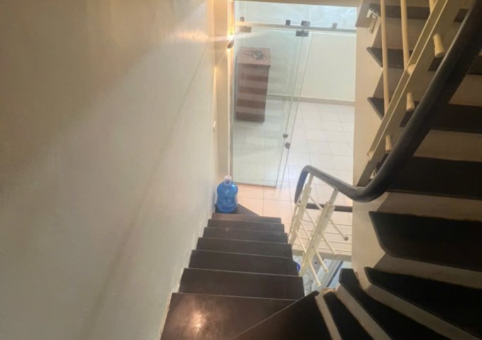 Bán nhà riêng Trần Quốc Vượng, Dịch Vọng Hậu, Cầu Giấy – 8,3 tỷ – 32m² – Nhà đẹp, sổ đỏ, vào ở ngay