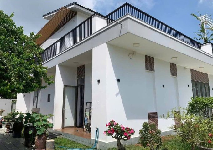 TIỀN NHANH CÓ LỢI THẾ! BÁN GẤP BIỆT THỰ GÓC 2 MẶT TIỀN SIÊU ĐẸP – TTT HÓC MÔN