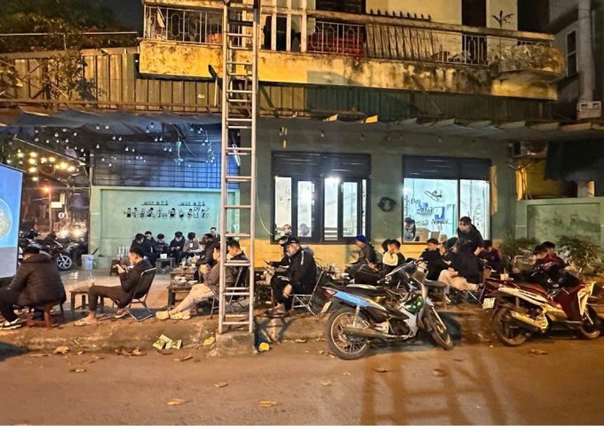 Sang nhượng quán cafe do nghỉ sinh em bé không có thời gian quản lý.