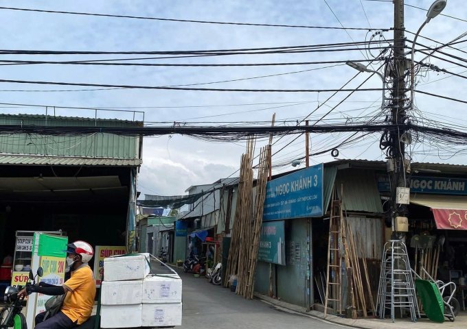 SANG LẠI TIỆM LÀM SẮT – Vị trí đẹp, vào làm ngay