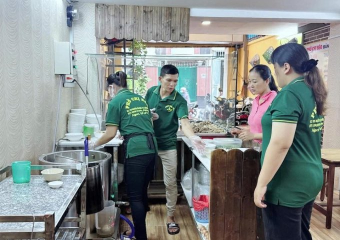 CẦN SANG GẤP QUÁN CƠM – PHỞ BÌNH DÂN TẠI KHU VĂN PHÒNG ĐÔNG ĐÚC Địa chỉ: 105 Nguyễn Cửu Vân, TP. Hồ Chí Minh