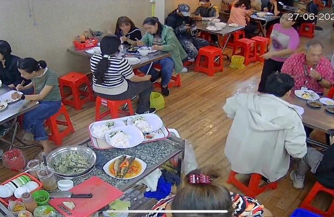 CẦN SANG GẤP QUÁN CƠM – PHỞ BÌNH DÂN TẠI KHU VĂN PHÒNG ĐÔNG ĐÚC Địa chỉ: 105 Nguyễn Cửu Vân, TP. Hồ Chí Minh