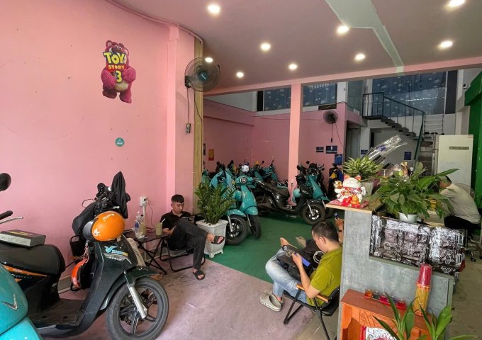 SANG NHƯỢNG TRẠM SẠC XE ĐIỆN mặt tiền Lạc Long Quân P10. Tân Bình