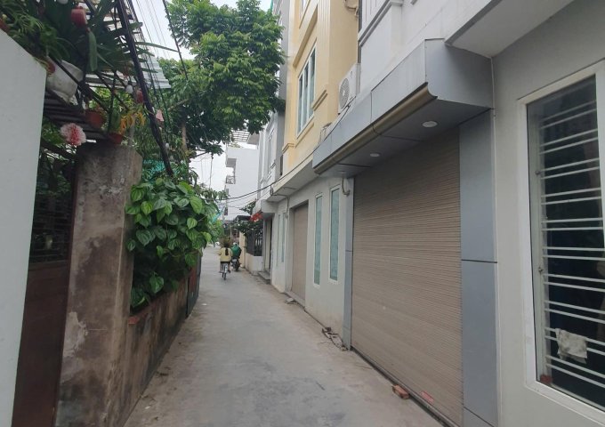 Chính chủ cần bán bạt đất có 102 phù hợp chia xây nhà kinh doanh, biệt thự