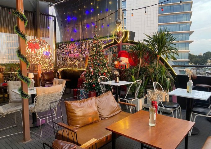 Cần sang nhượng lại quán rooftop đang hoạt động ổn định, kèm xe nước – mô hình kinh doanh sẵn, chỉ việc tiếp quản và bán ngay