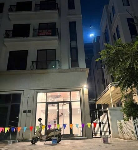 CHÍNH CHỦ CHO THUÊ BIỆT THỰ SONG LẬP - VỊ TRÍ ĐẸP TẠI THE DIAMOND POINT, LONG BIÊN, HN