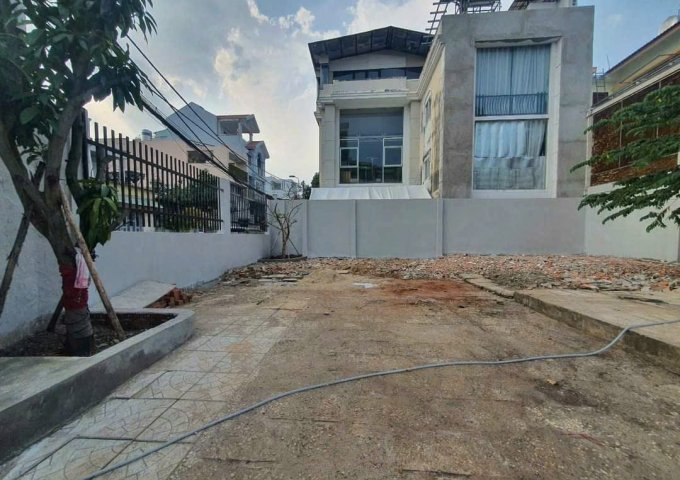 Chính chủ gửi bán lô đất góc 2 mặt tiền đường 28, phường Cát Lái, Quận 2 (TP Thủ Đức).