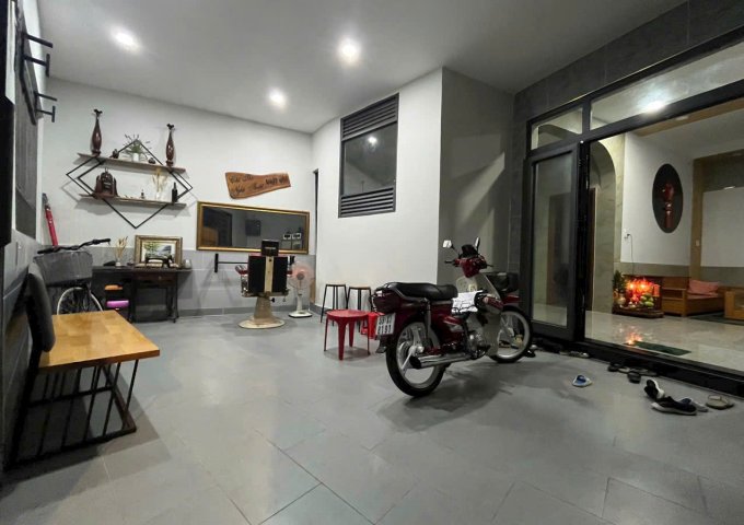 CẦN BÁN NHANH NHÀ MẶT TIỀN – GIÁ 6 TỶ 950 TRIỆU