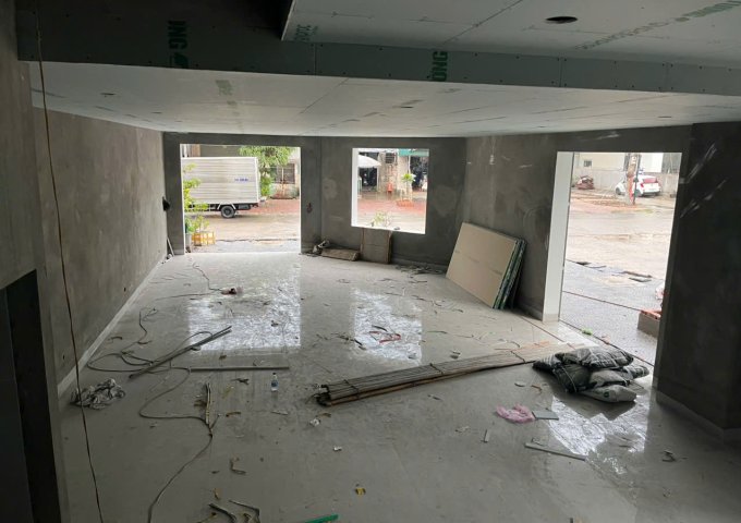 CHO THUÊ MẶT BẰNG TẦNG 1 – LÔ GÓC 2 MẶT TIỀN – 105m²