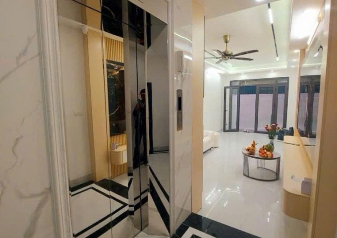 SIÊU PHẨM GIÁP BÁT – NHÀ ĐẸP 5 TẦNG THANG MÁY – FULL NỘI THẤT – CHỈ VIỆC XÁCH VALI VỀ Ở